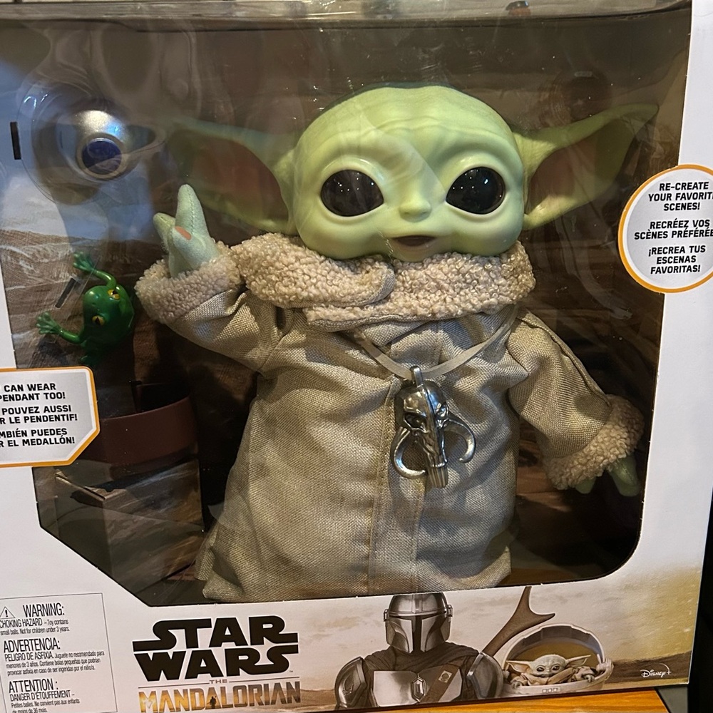NIB Star Wars the Mandalorion baby Yoda